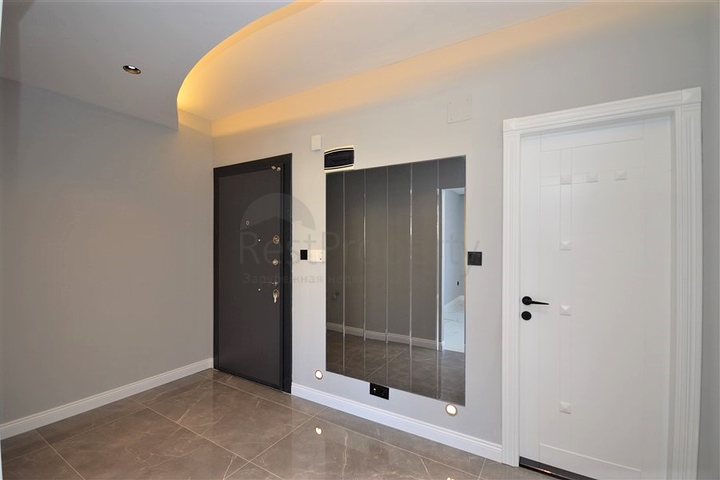 Präsentiert Ihnen eine 1+1 Wohnung zu Fuß zum Meer in der Nähe von Oba