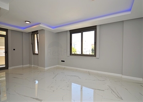 Präsentiert Ihnen eine 1+1 Wohnung zu Fuß zum Meer in der Nähe von Oba