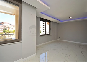 Präsentiert Ihnen eine 1+1 Wohnung zu Fuß zum Meer in der Nähe von Oba