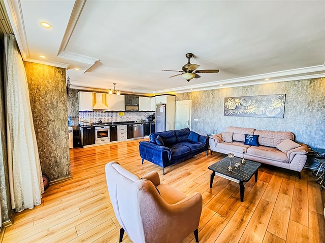 Möbliertes 4+1 Penthouse in einem der Wohnkomplexe von Mahmutlar