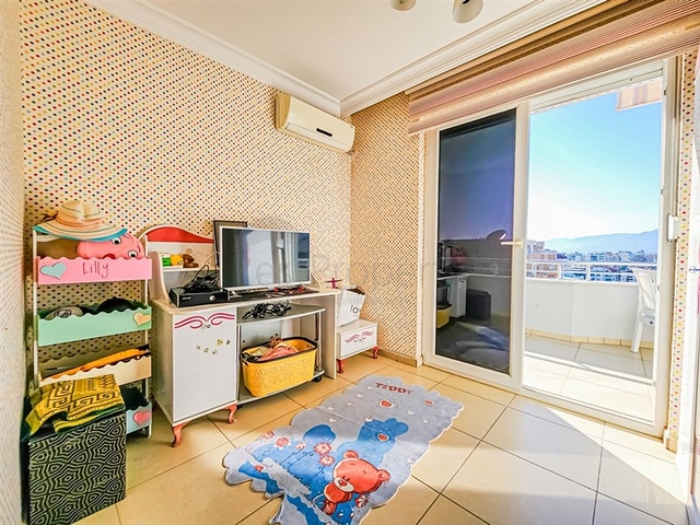 Möbliertes 4+1 Penthouse in einem der Wohnkomplexe von Mahmutlar