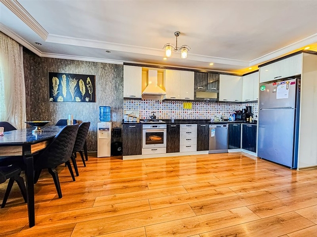 Möbliertes 4+1 Penthouse in einem der Wohnkomplexe von Mahmutlar