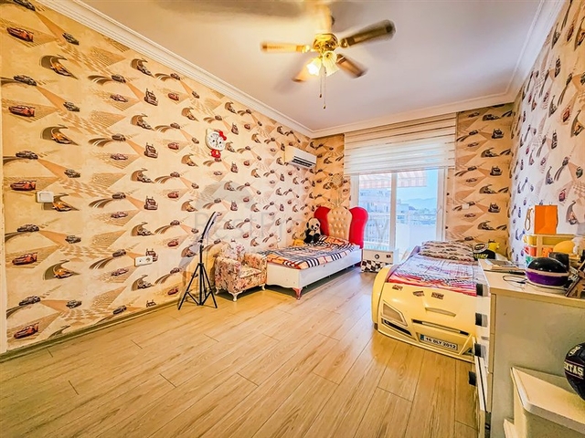 Möbliertes 4+1 Penthouse in einem der Wohnkomplexe von Mahmutlar