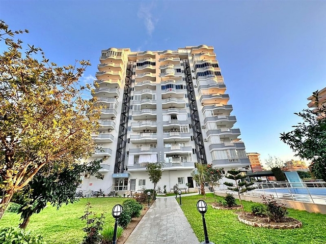 Möbliertes 4+1 Penthouse in einem der Wohnkomplexe von Mahmutlar