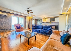 Möbliertes 4+1 Penthouse in einem der Wohnkomplexe von Mahmutlar