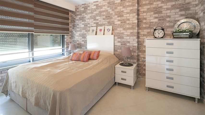 Apartment mit 2+1 Grundriss an der ersten Küste in beide Richtungen