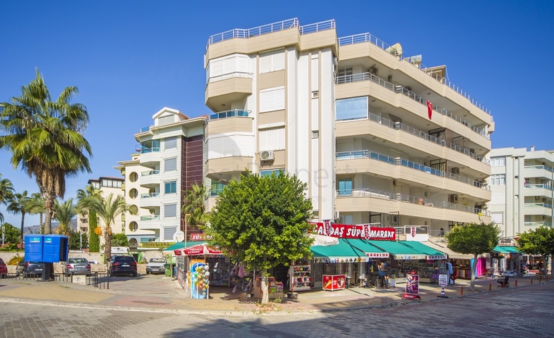 Apartment mit 2+1 Grundriss an der ersten Küste in beide Richtungen