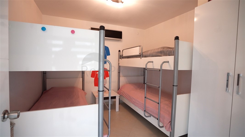 Apartment mit 2+1 Grundriss an der ersten Küste in beide Richtungen