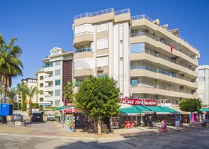 Apartment mit 2+1 Grundriss an der ersten Küste in beide Richtungen