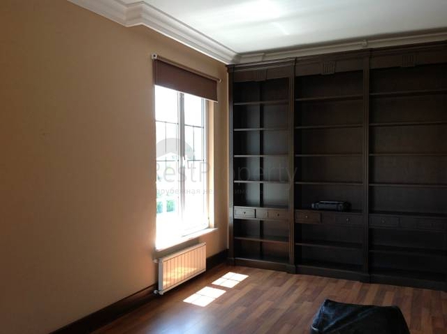 Moderne Villen mit Garten in einer Anlage in Antalya