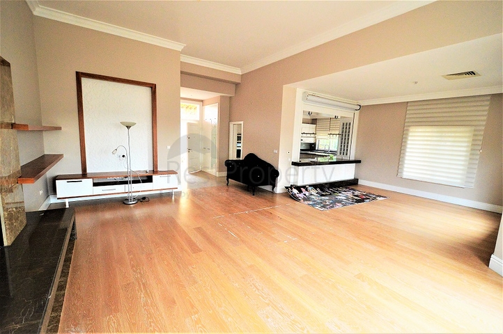 Moderne Villen mit Garten in einer Anlage in Antalya