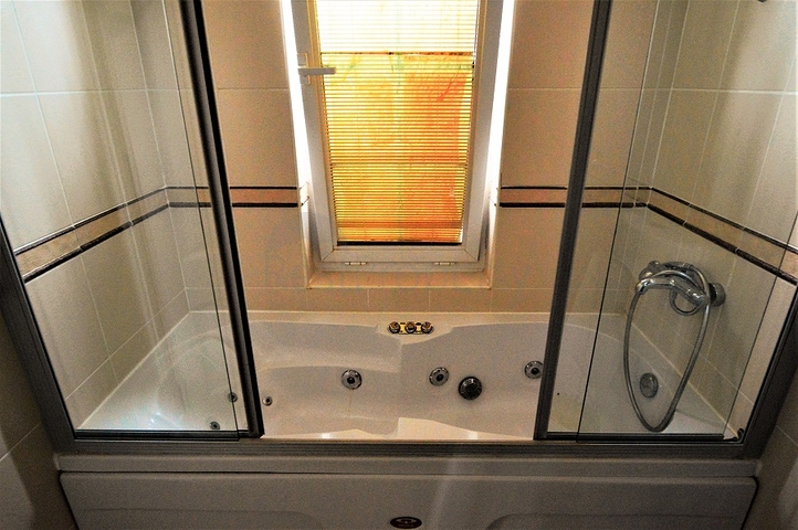 Moderne Villen mit Garten in einer Anlage in Antalya