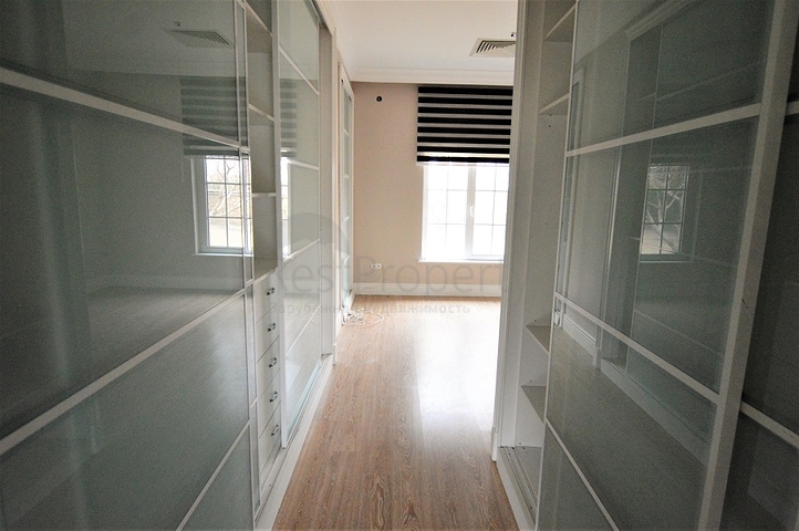 Moderne Villen mit Garten in einer Anlage in Antalya