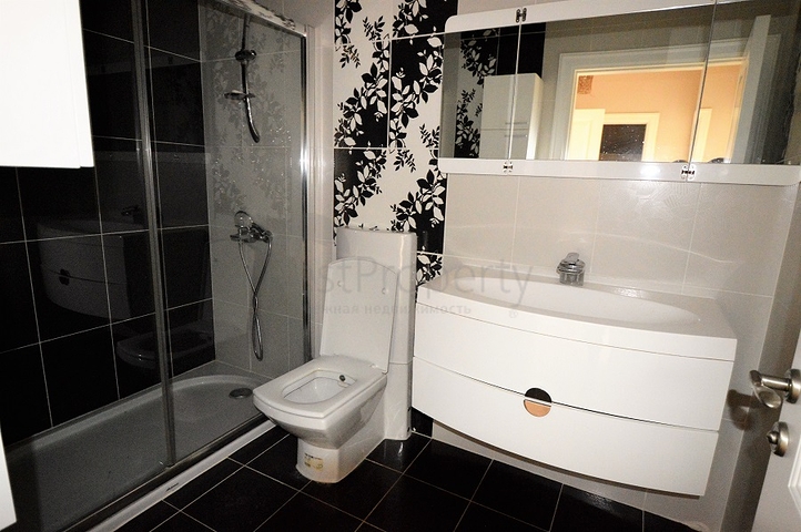 Moderne Villen mit Garten in einer Anlage in Antalya