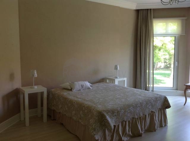 Moderne Villen mit Garten in einer Anlage in Antalya