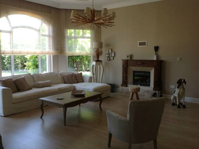 Moderne Villen mit Garten in einer Anlage in Antalya