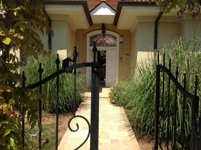 Moderne Villen mit Garten in einer Anlage in Antalya