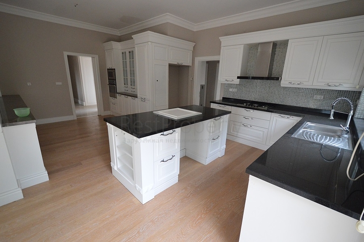 Moderne Villen mit Garten in einer Anlage in Antalya