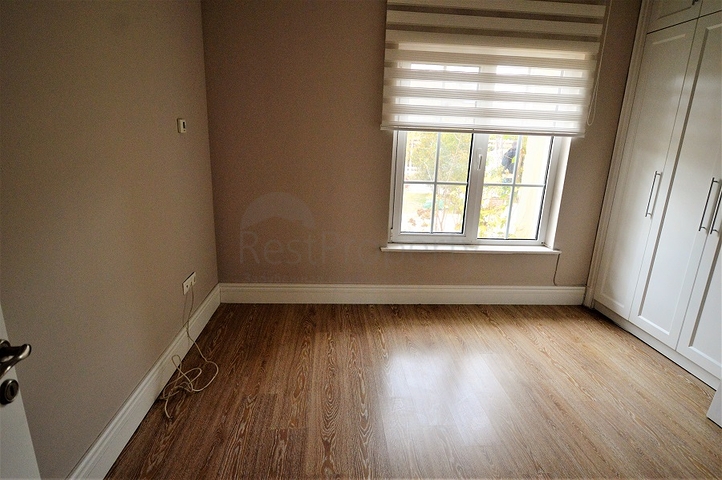 Moderne Villen mit Garten in einer Anlage in Antalya