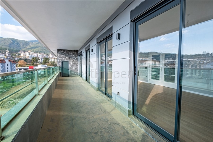 Geräumiges 4+1 Penthouse in der Nähe von Oba