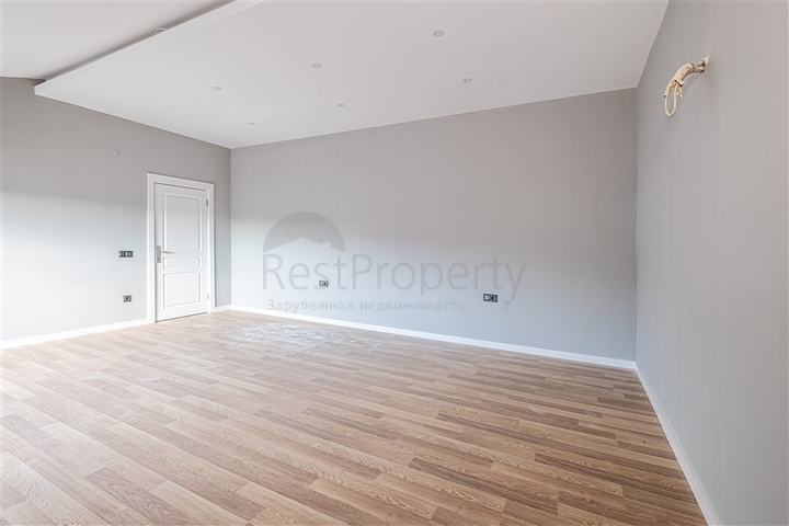 Geräumiges 4+1 Penthouse in der Nähe von Oba