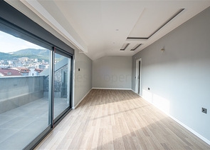 Geräumiges 4+1 Penthouse in der Nähe von Oba