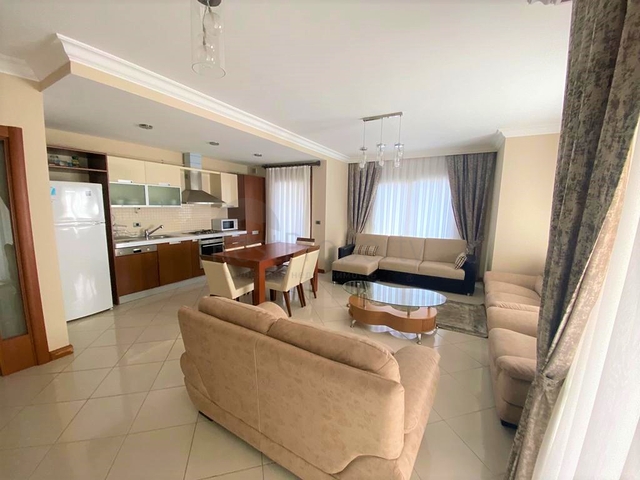 Wohnung in einem Komplex an der ersten Küste mit eigenem Strand