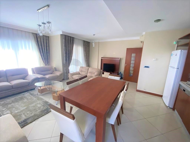 Wohnung in einem Komplex an der ersten Küste mit eigenem Strand