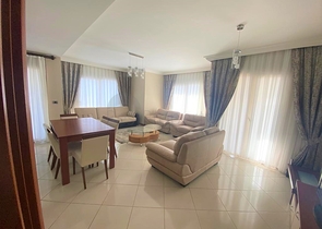 Wohnung in einem Komplex an der ersten Küste mit eigenem Strand