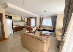 Wohnung in einem Komplex an der ersten Küste mit eigenem Strand