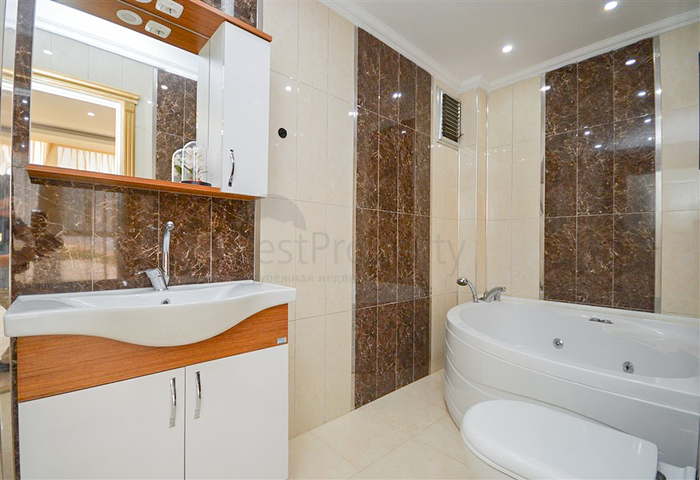 Villa in Sith 4+1 mit kleinem Garten und Meer- und Bergblick in der malerischen Gegend von Kargicak