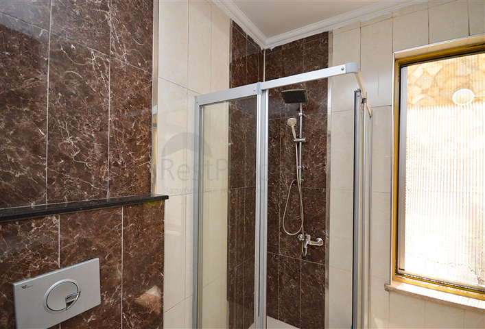 Villa in Sith 4+1 mit kleinem Garten und Meer- und Bergblick in der malerischen Gegend von Kargicak