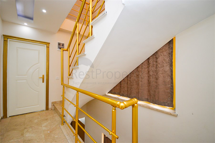 Villa in Sith 4+1 mit kleinem Garten und Meer- und Bergblick in der malerischen Gegend von Kargicak