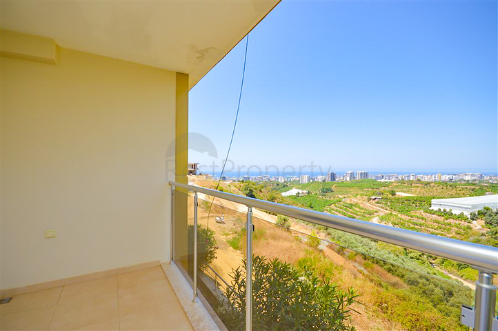 Villa in Sith 4+1 mit kleinem Garten und Meer- und Bergblick in der malerischen Gegend von Kargicak