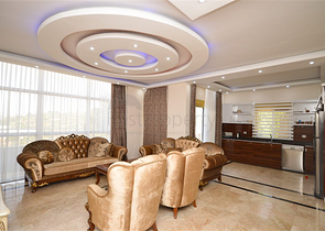 Villa in Sith 4+1 mit kleinem Garten und Meer- und Bergblick in der malerischen Gegend von Kargicak