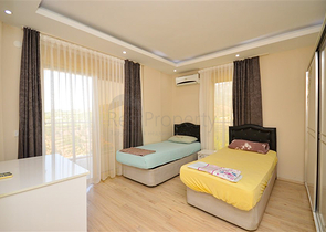 Villa in Sith 4+1 mit kleinem Garten und Meer- und Bergblick in der malerischen Gegend von Kargicak