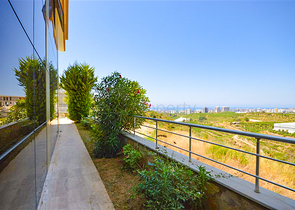 Villa in Sith 4+1 mit kleinem Garten und Meer- und Bergblick in der malerischen Gegend von Kargicak