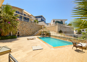 Villa in Sith 4+1 mit kleinem Garten und Meer- und Bergblick in der malerischen Gegend von Kargicak