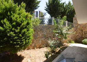 Villa in Sith 4+1 mit kleinem Garten und Meer- und Bergblick in der malerischen Gegend von Kargicak