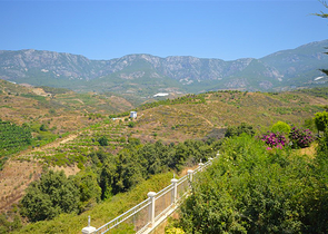 Villa in Sith 4+1 mit kleinem Garten und Meer- und Bergblick in der malerischen Gegend von Kargicak