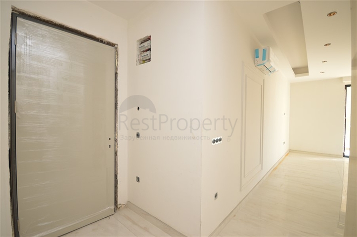 1+1 Wohnung in einem Premium-Komplex an der ersten Küste in Mahmutlar