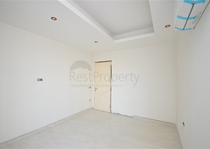 1+1 Wohnung in einem Premium-Komplex an der ersten Küste in Mahmutlar