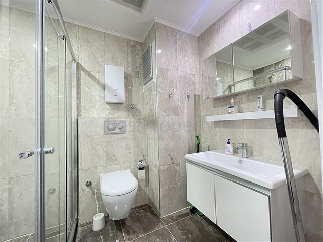 1+1 Wohnung in einer beliebten Wohnanlage im Stadtteil Avsallar