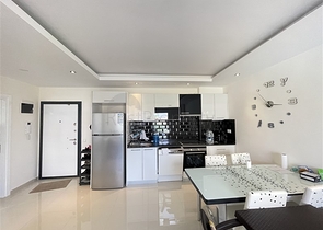 1+1 Wohnung in einer beliebten Wohnanlage im Stadtteil Avsallar