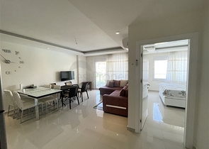 1+1 Wohnung in einer beliebten Wohnanlage im Stadtteil Avsallar