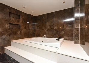 1+1 Wohnung in einem schicken Komplex, nur wenige Gehminuten vom Meer entfernt