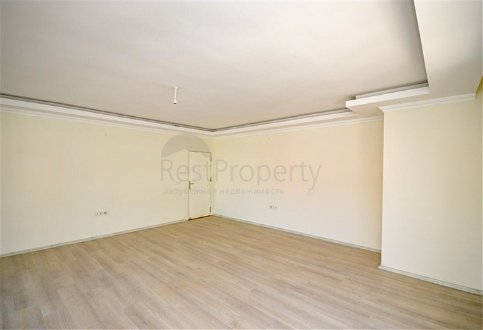 Penthouse mit 7+1 Grundriss mit separater Küche im Zentrum von Alanya