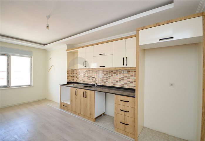 Penthouse mit 7+1 Grundriss mit separater Küche im Zentrum von Alanya