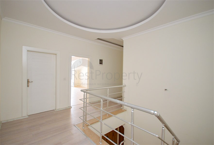 Penthouse mit 7+1 Grundriss mit separater Küche im Zentrum von Alanya