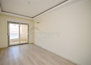 Penthouse mit 7+1 Grundriss mit separater Küche im Zentrum von Alanya